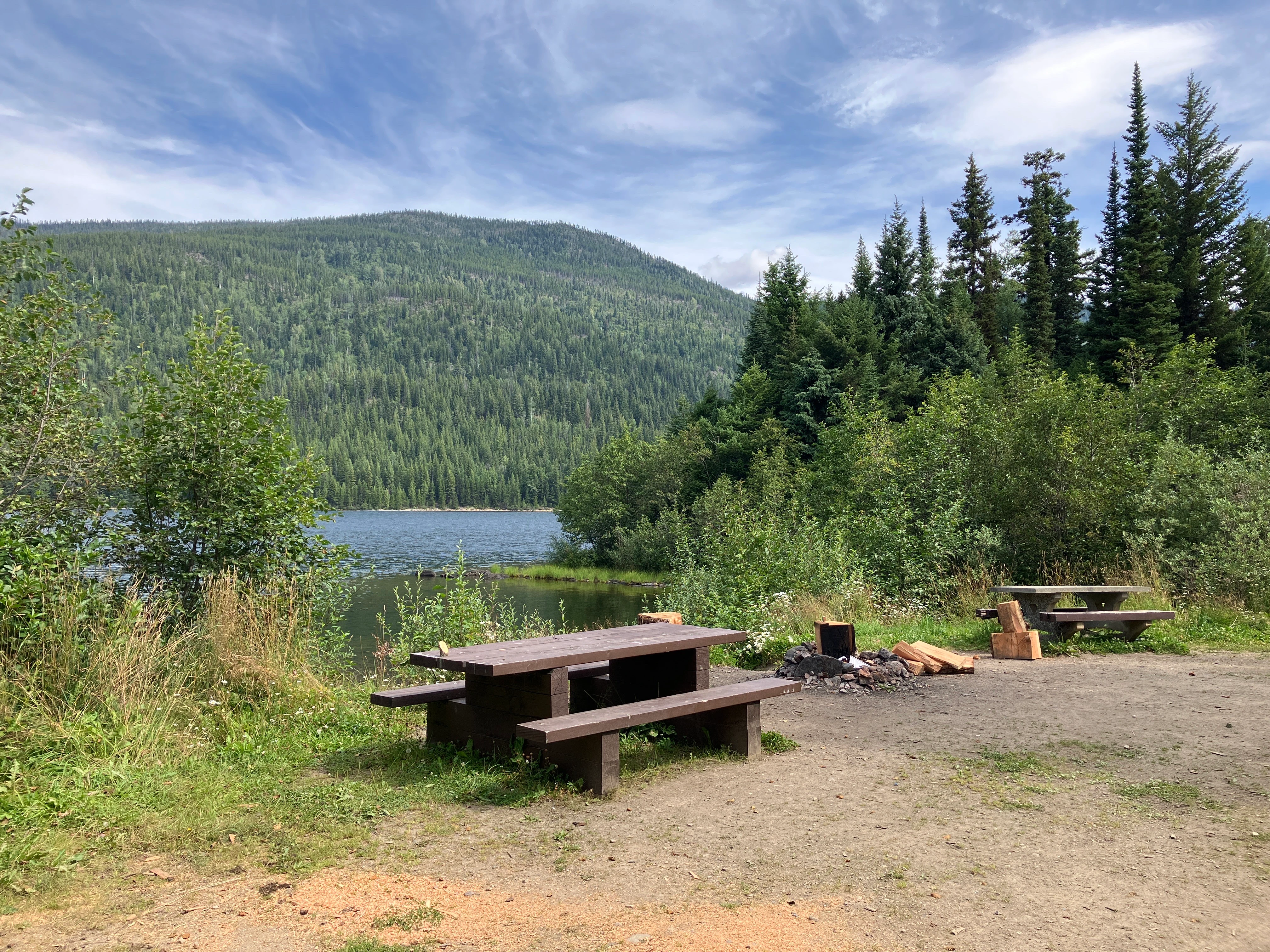 Photo: Recreation Sites and Trails BC. © Province of British Columbia, licensed under the Open Government Licence – British Columbia. Spanish Lake, photo 5