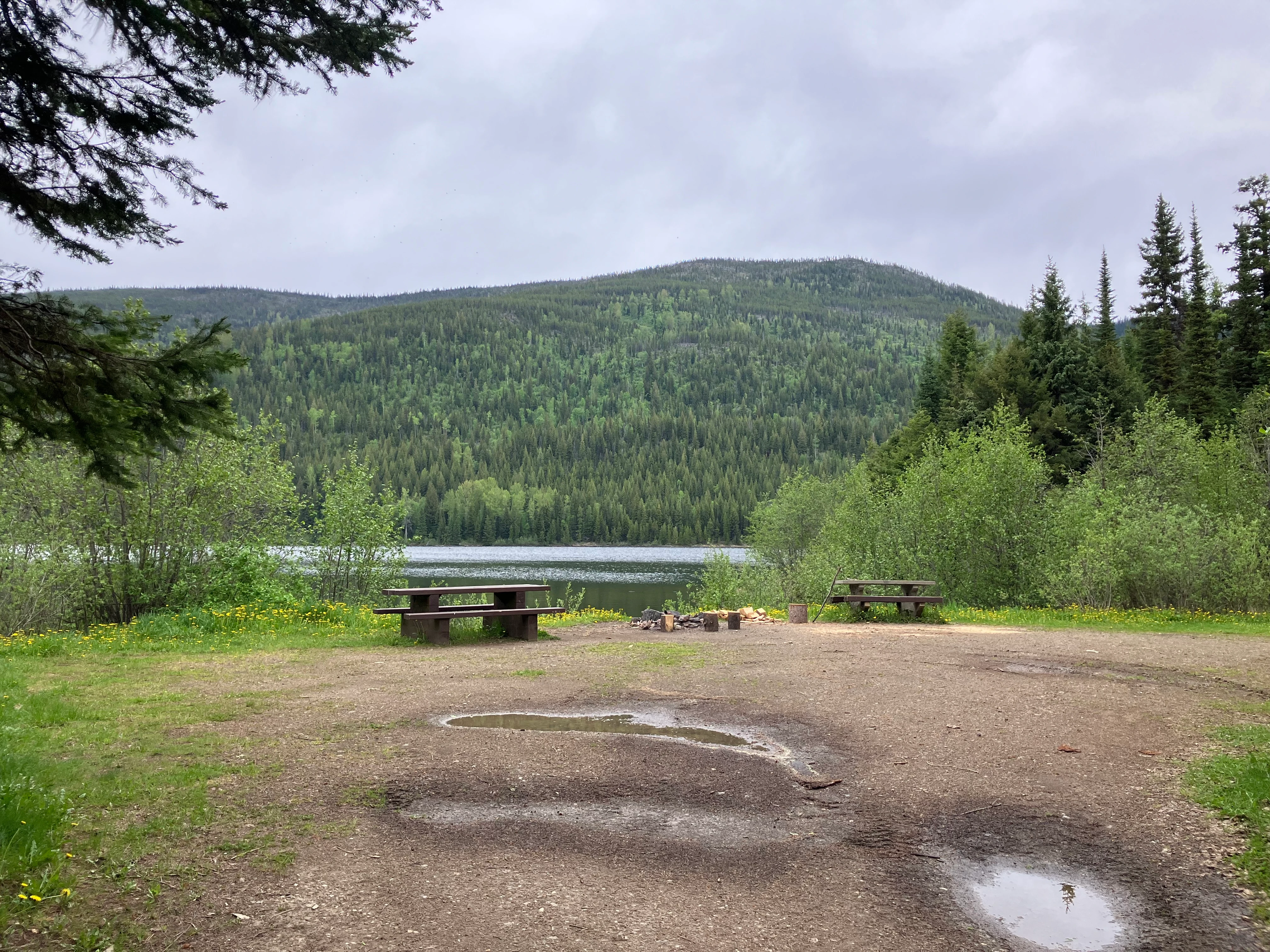 Photo: Recreation Sites and Trails BC. © Province of British Columbia, licensed under the Open Government Licence – British Columbia. Spanish Lake, photo 7
