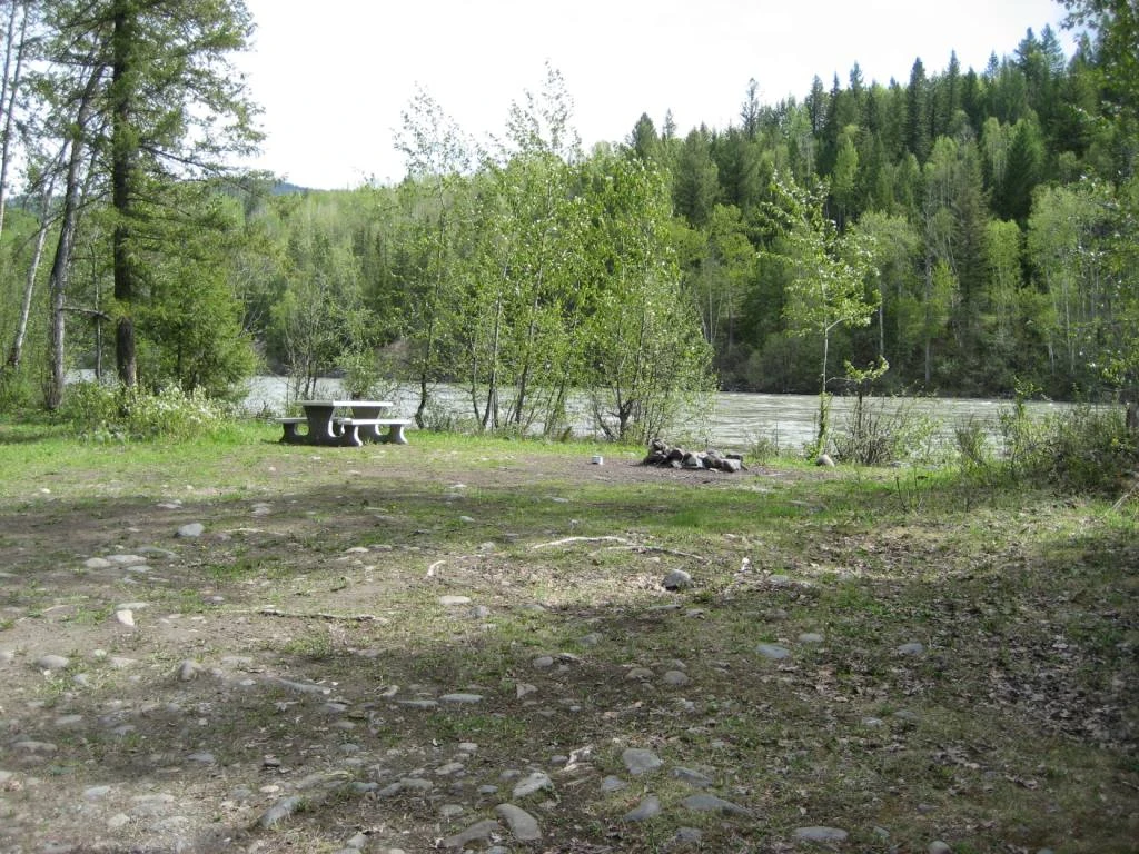 Photo: Recreation Sites and Trails BC. © Province of British Columbia, licensed under the Open Government Licence – British Columbia. Beavermouth, photo 2