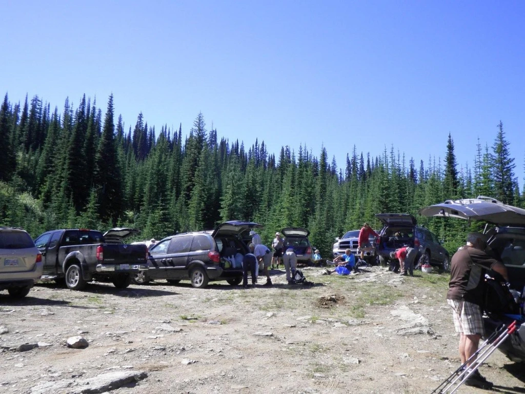 Photo: Recreation Sites and Trails BC. © Province of British Columbia, licensed under the Open Government Licence – British Columbia. Twin Lakes Trail Head