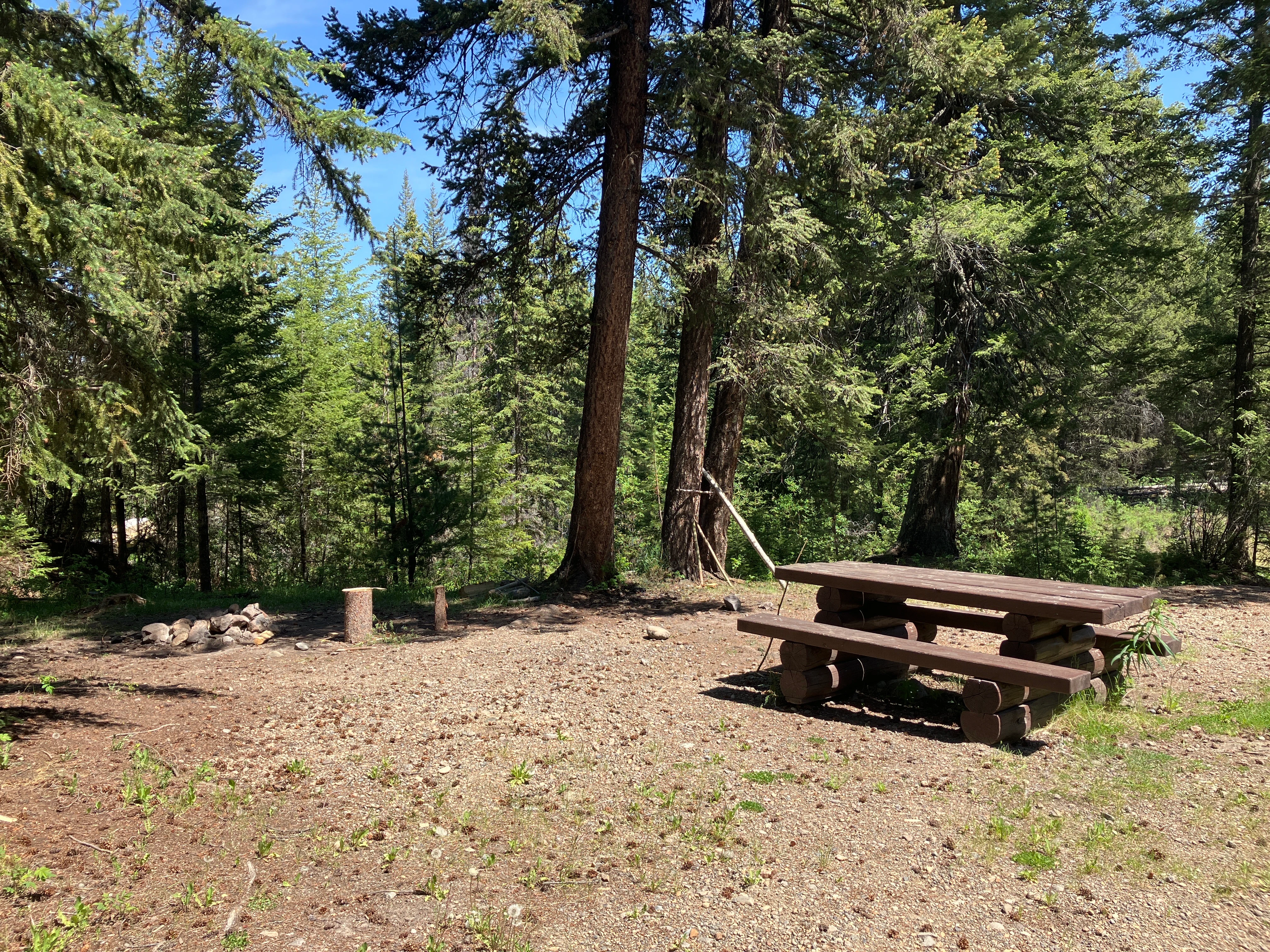 Photo: Recreation Sites and Trails BC. © Province of British Columbia, licensed under the Open Government Licence – British Columbia. Twan Lake, photo 4