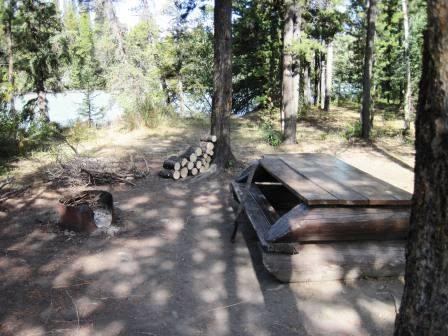 Photo: Recreation Sites and Trails BC. © Province of British Columbia, licensed under the Open Government Licence – British Columbia. DAVIDSON BRIDGE