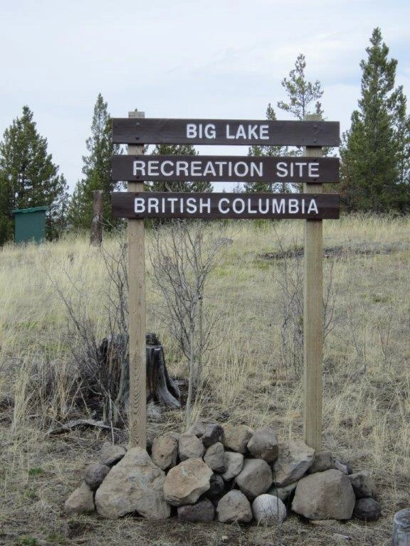 Photo: Recreation Sites and Trails BC. © Province of British Columbia, licensed under the Open Government Licence – British Columbia. BIG LAKE / Delgi Chosh