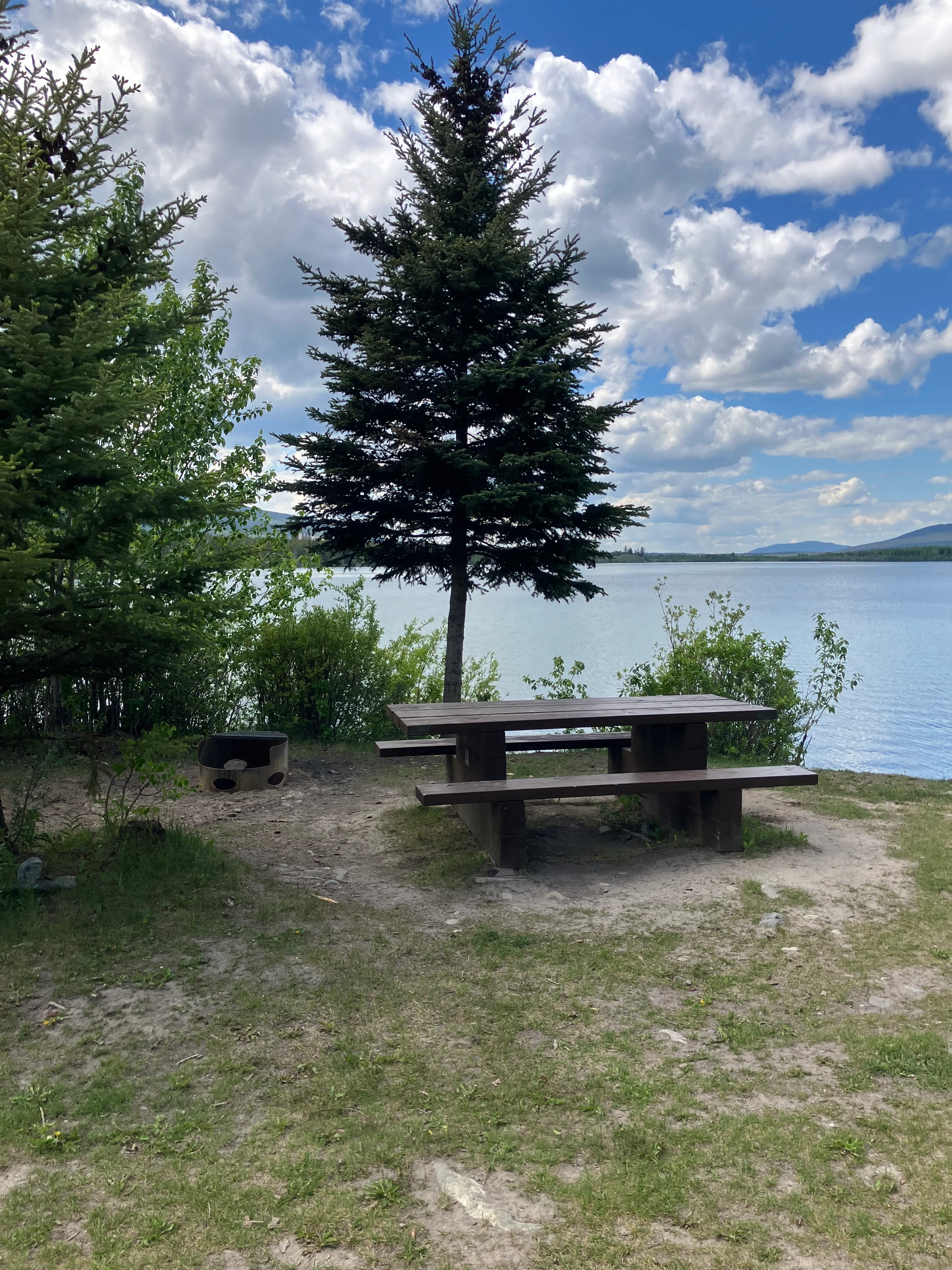 Photo: Recreation Sites and Trails BC. © Province of British Columbia, licensed under the Open Government Licence – British Columbia. COCHIN LAKE / Gwedzin, photo 2