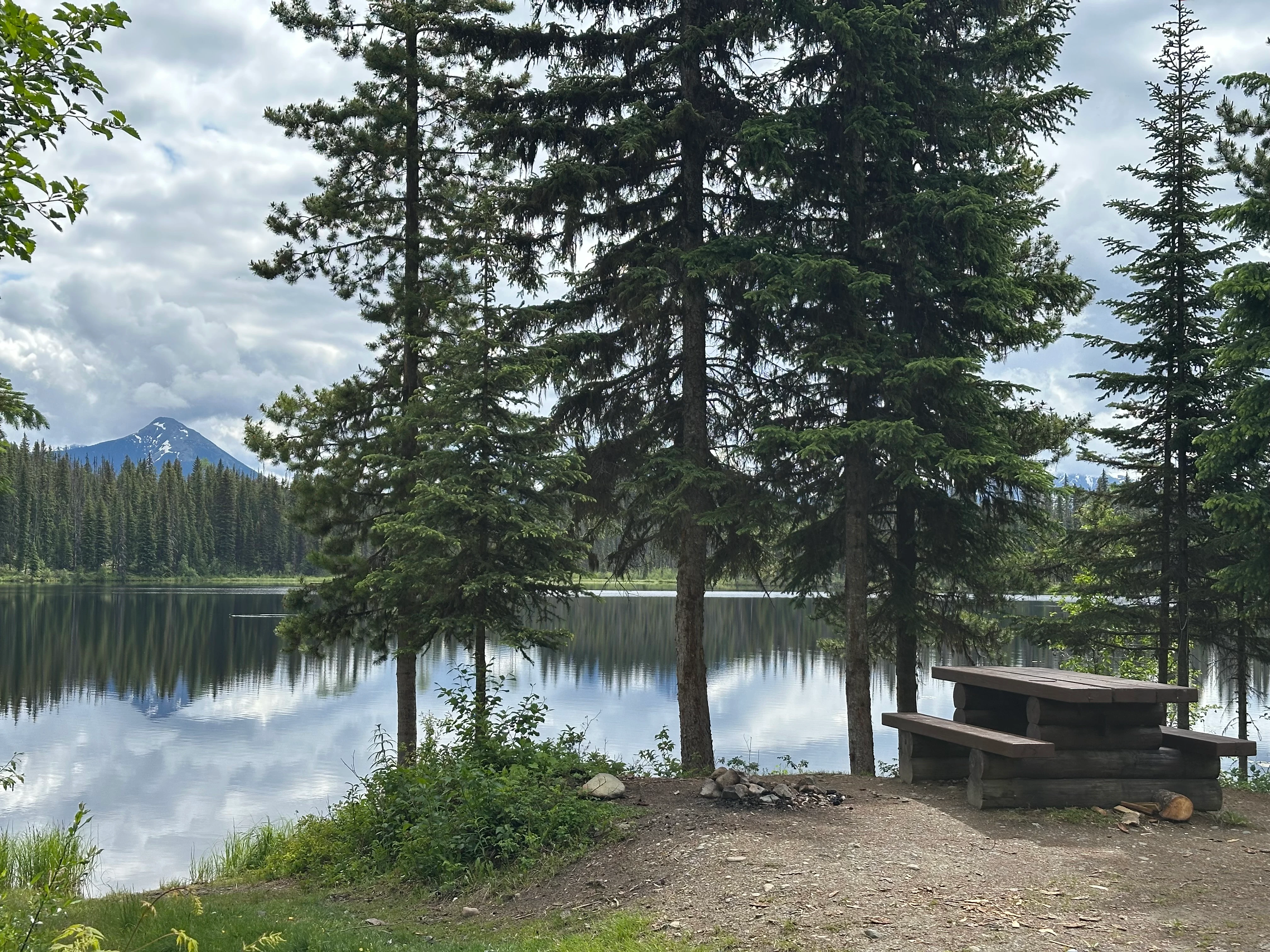 Photo: Recreation Sites and Trails BC. © Province of British Columbia, licensed under the Open Government Licence – British Columbia. Atan Lake, photo 3