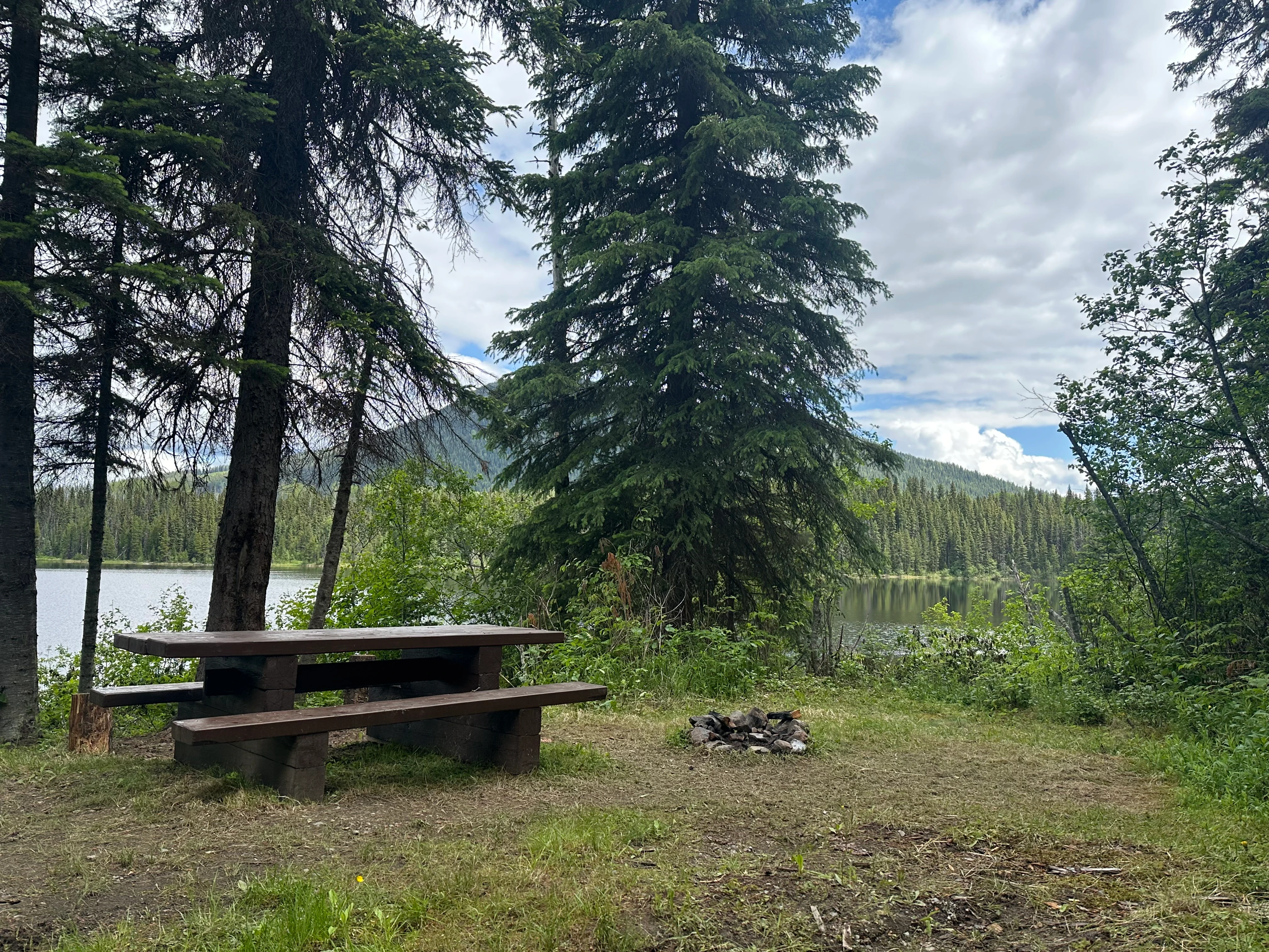 Photo: Recreation Sites and Trails BC. © Province of British Columbia, licensed under the Open Government Licence – British Columbia. Chisel Lake, photo 5