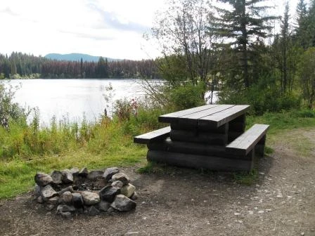 Photo: Recreation Sites and Trails BC. © Province of British Columbia, licensed under the Open Government Licence – British Columbia. Phinetta Lake, photo 3