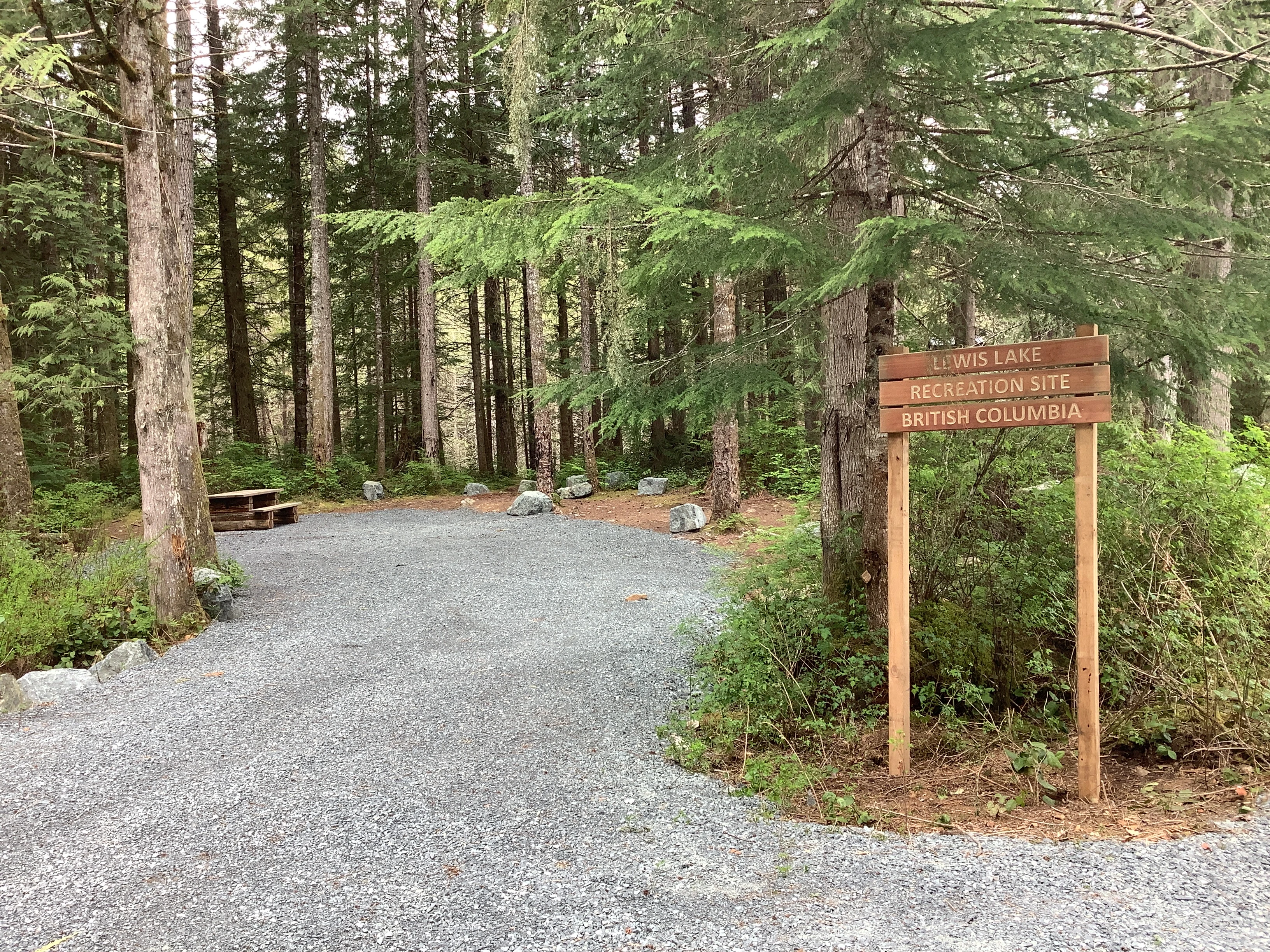Photo: Recreation Sites and Trails BC. © Province of British Columbia, licensed under the Open Government Licence – British Columbia. Lewis Lake