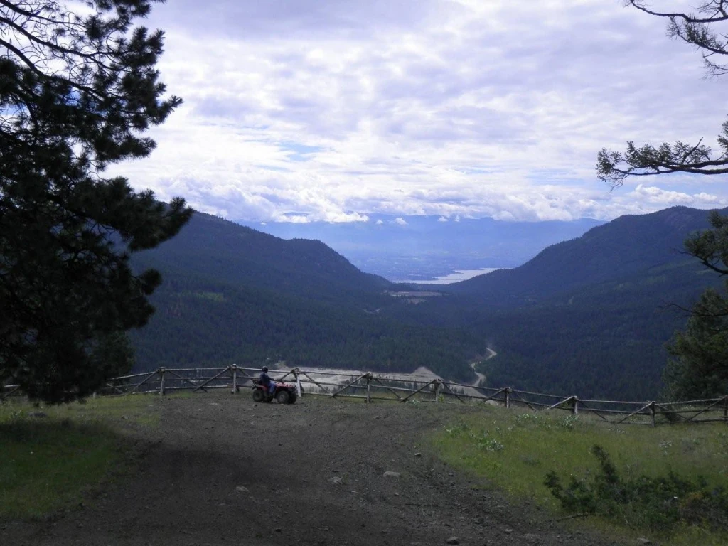 Photo: Recreation Sites and Trails BC. © Province of British Columbia, licensed under the Open Government Licence – British Columbia. Bear Creek, photo 19