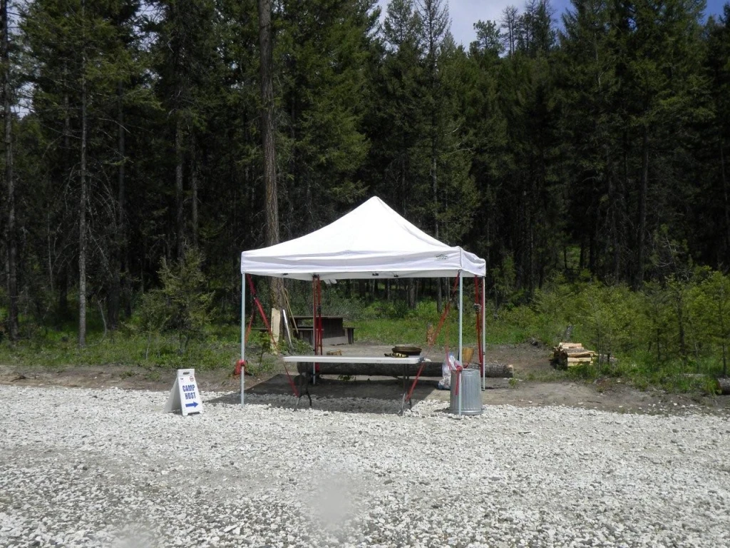 Photo: Recreation Sites and Trails BC. © Province of British Columbia, licensed under the Open Government Licence – British Columbia. Bear Creek, photo 16