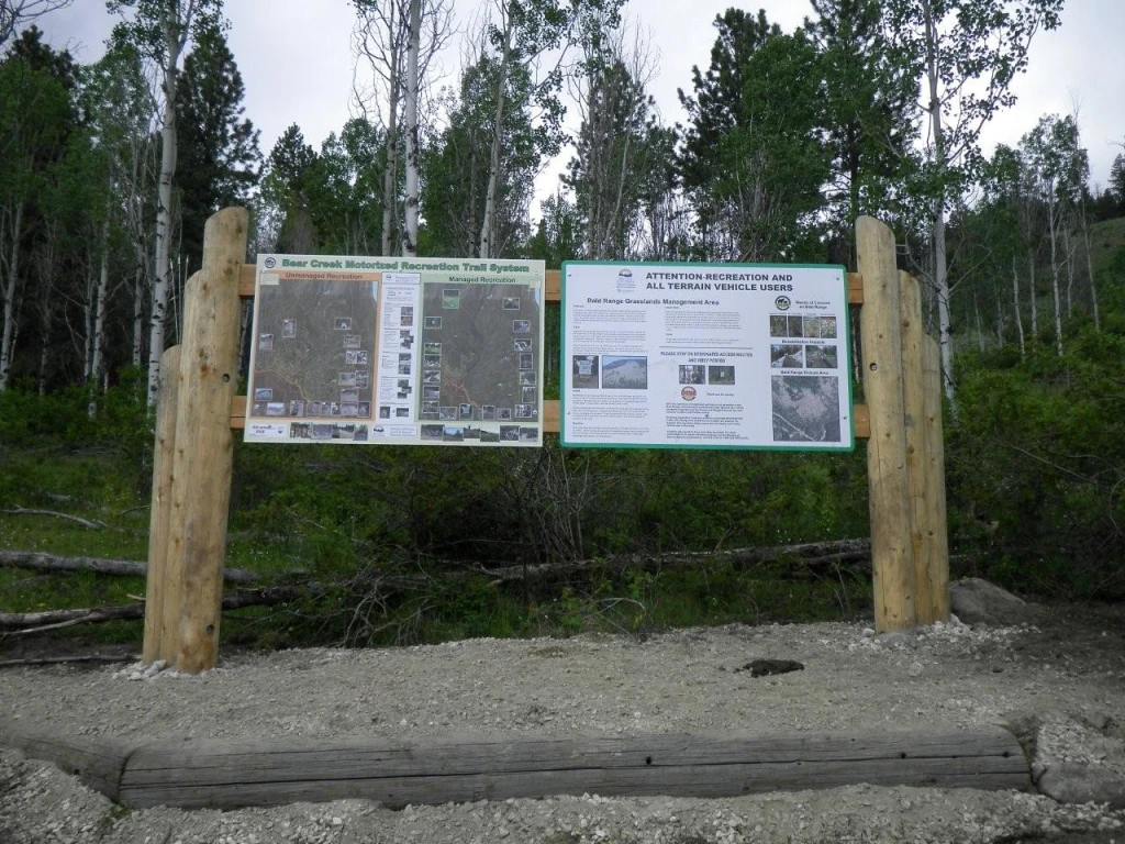 Photo: Recreation Sites and Trails BC. © Province of British Columbia, licensed under the Open Government Licence – British Columbia. Bear Creek, photo 10