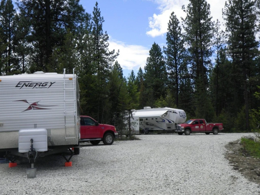 Photo: Recreation Sites and Trails BC. © Province of British Columbia, licensed under the Open Government Licence – British Columbia. Bear Creek, photo 21
