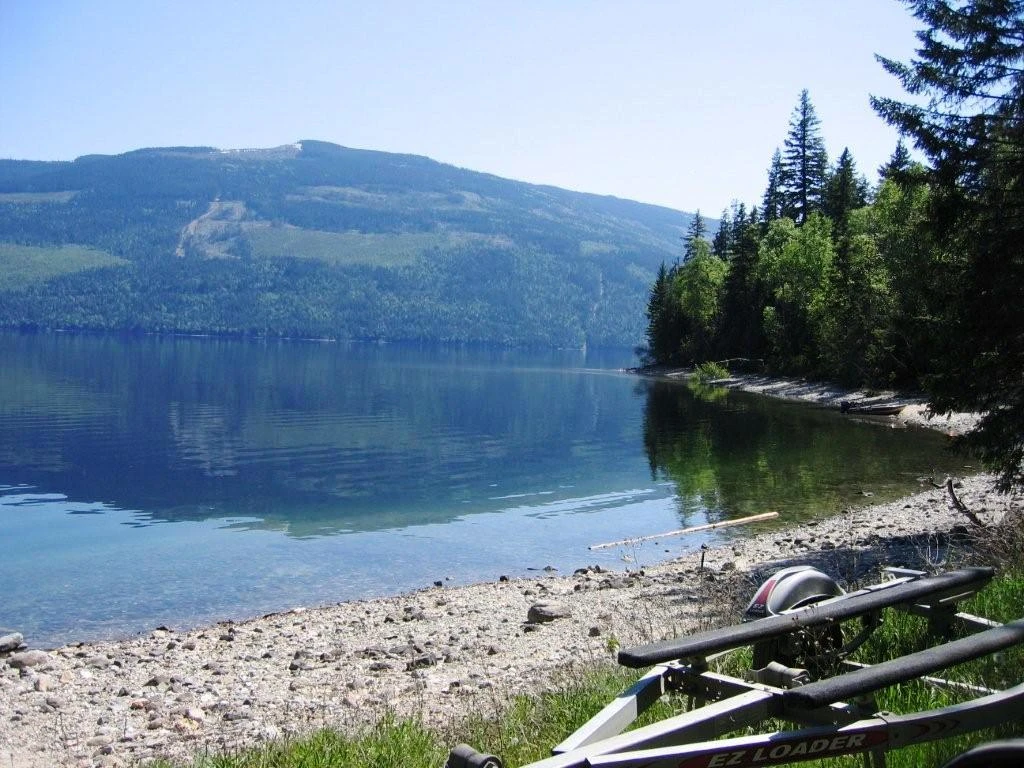 Photo: Recreation Sites and Trails BC. © Province of British Columbia, licensed under the Open Government Licence – British Columbia. Honeymoon Bay, photo 4