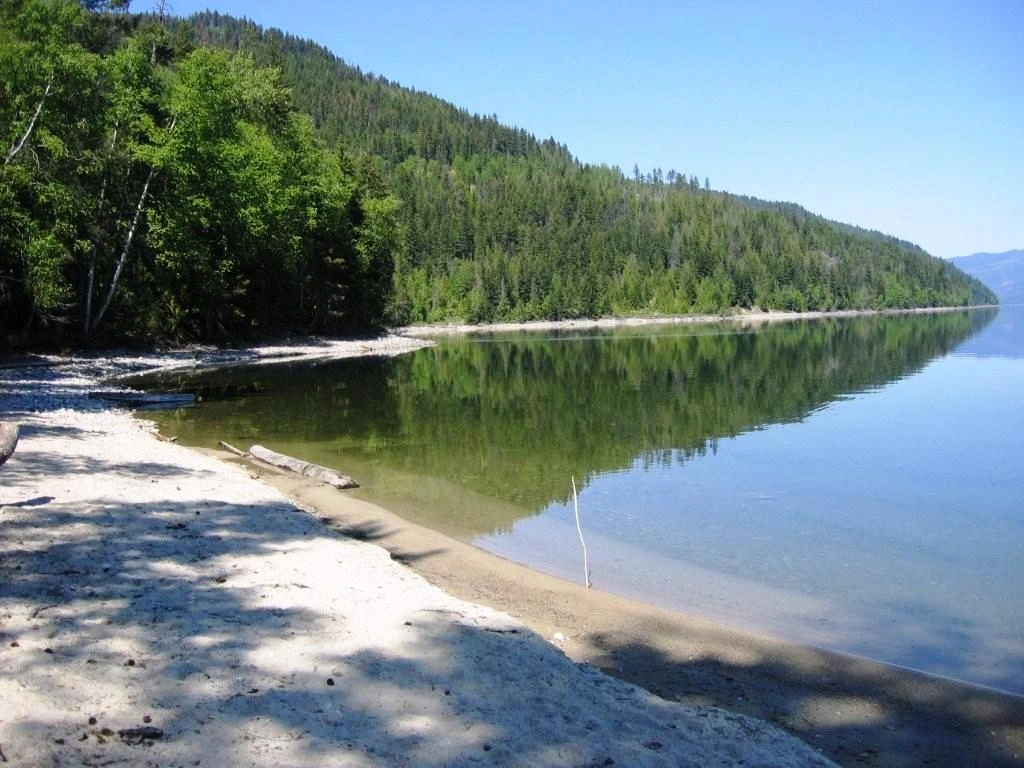 Photo: Recreation Sites and Trails BC. © Province of British Columbia, licensed under the Open Government Licence – British Columbia. Honeymoon Bay, photo 2