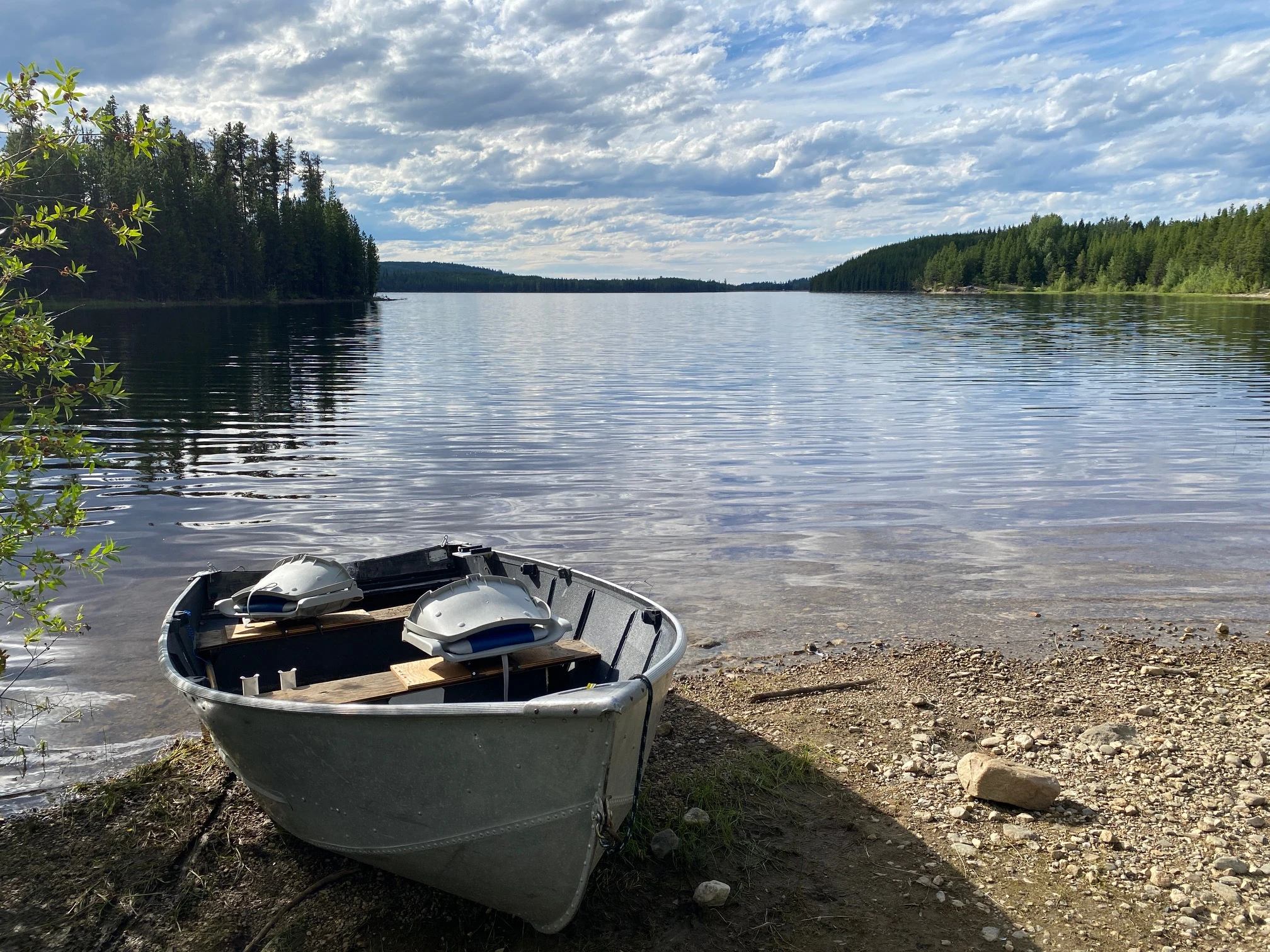Photo: Recreation Sites and Trails BC. © Province of British Columbia, licensed under the Open Government Licence – British Columbia. McCULLOCH RESERVOIR, photo 1