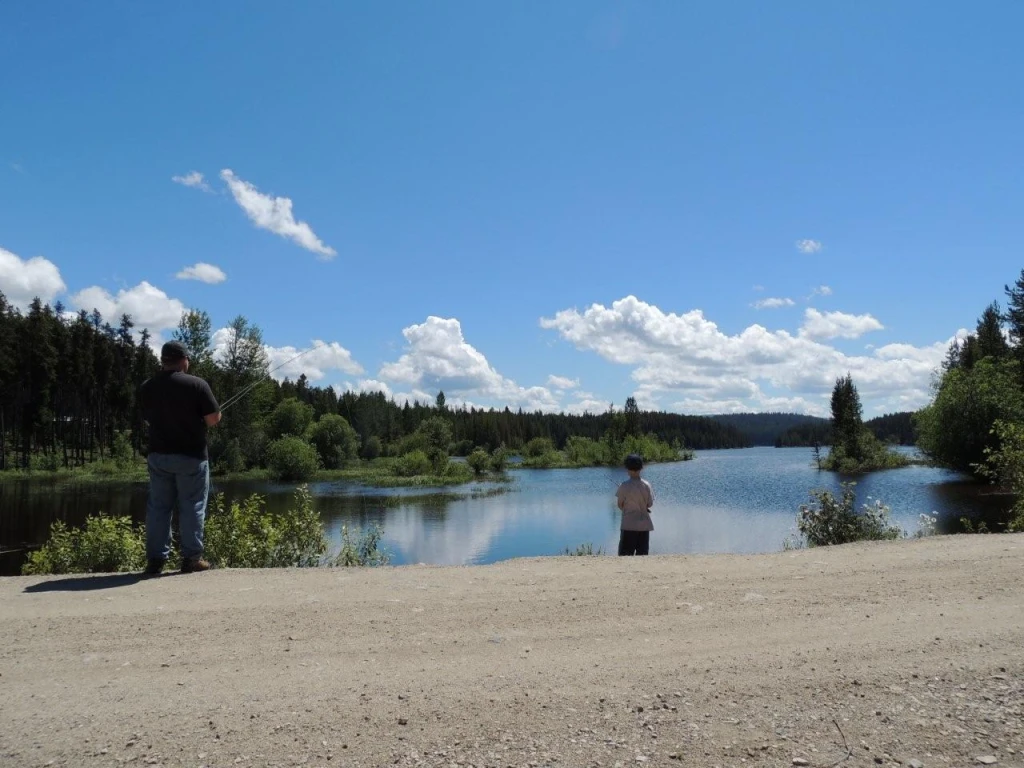 Photo: Recreation Sites and Trails BC. © Province of British Columbia, licensed under the Open Government Licence – British Columbia. McCULLOCH RESERVOIR, photo 10