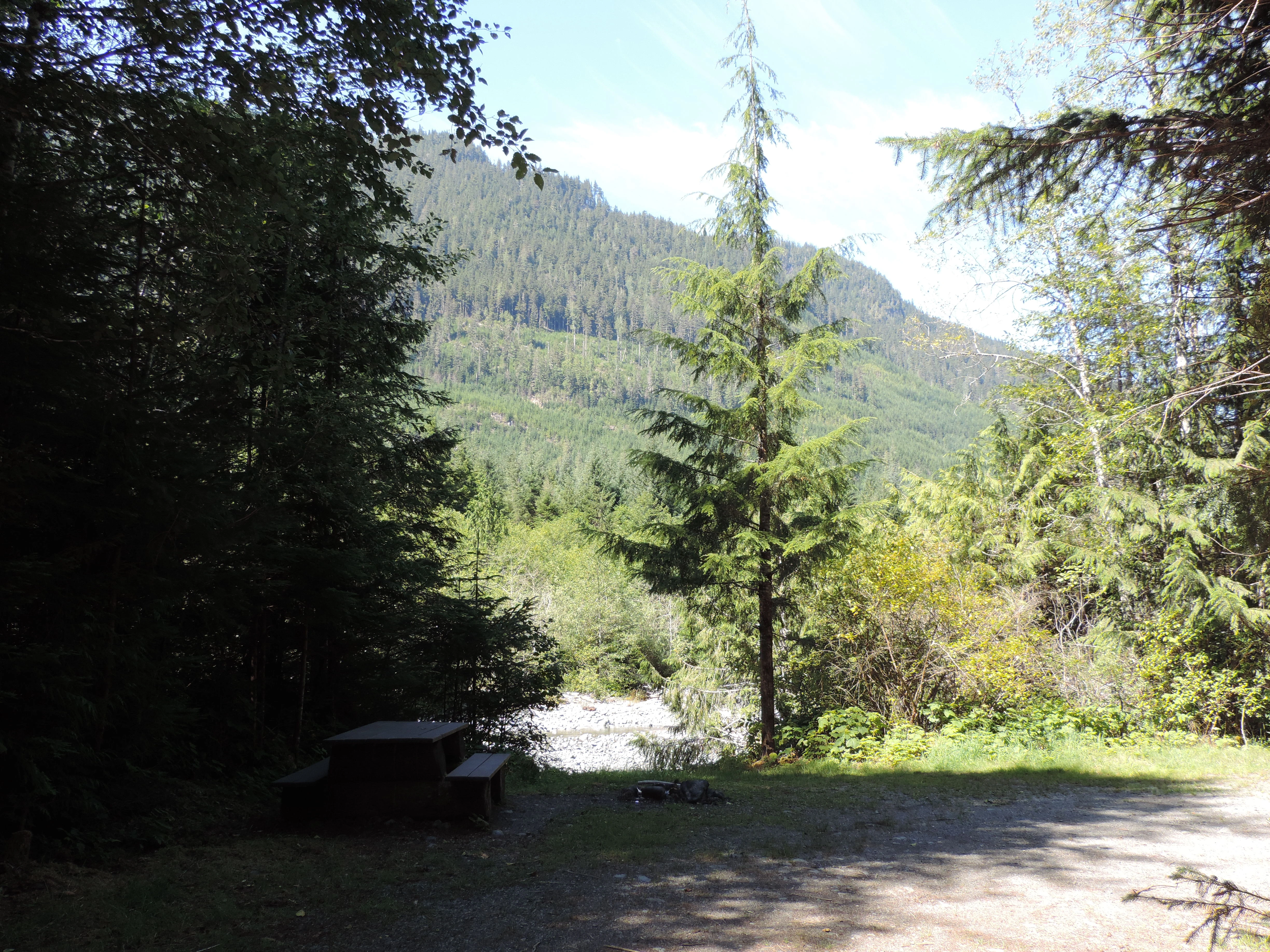 Photo: Recreation Sites and Trails BC. © Province of British Columbia, licensed under the Open Government Licence – British Columbia. Montague Creek, photo 3