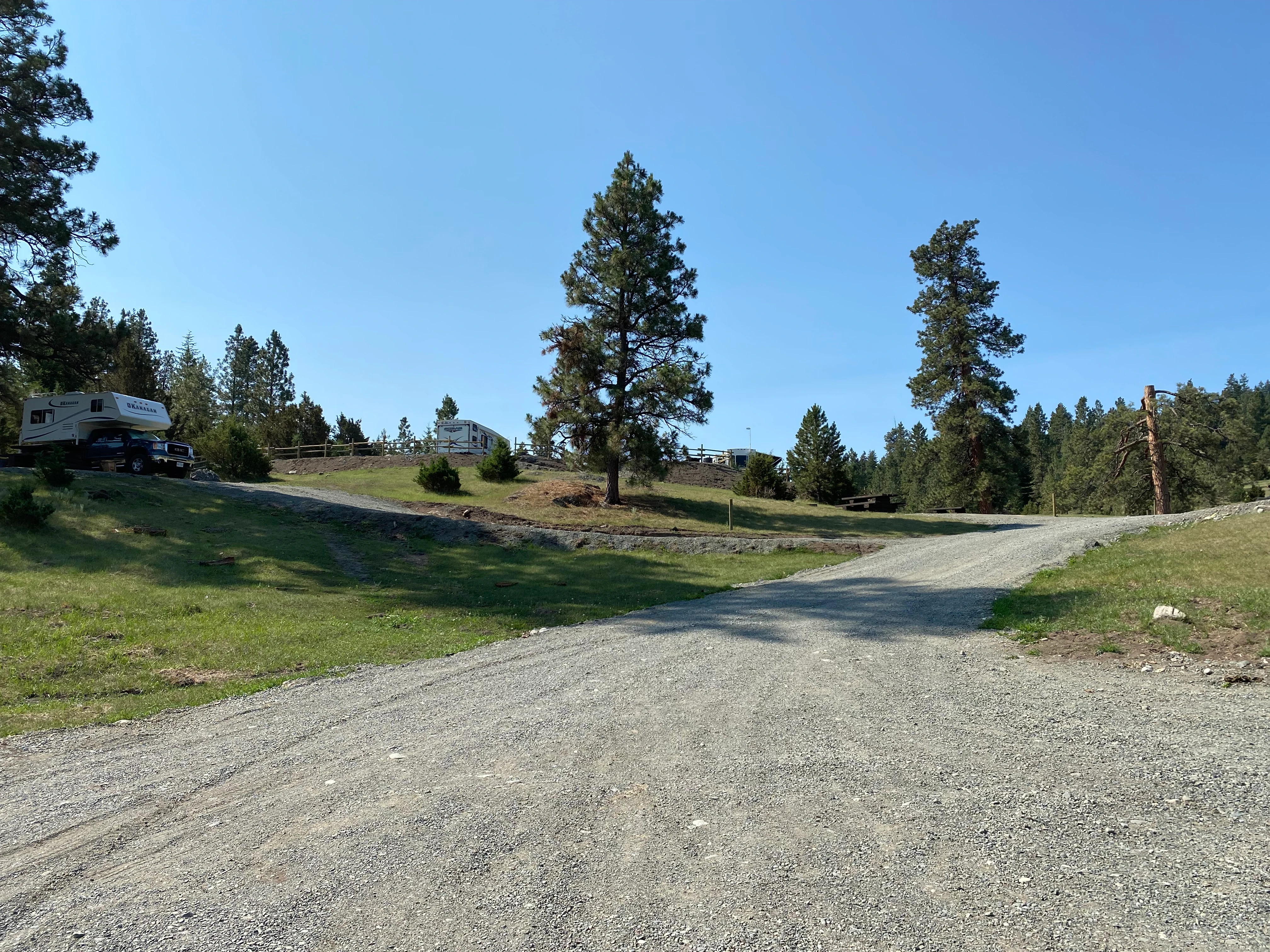 Photo: Recreation Sites and Trails BC. © Province of British Columbia, licensed under the Open Government Licence – British Columbia. Stump Lake, photo 3