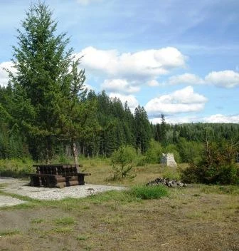 Photo: Recreation Sites and Trails BC. © Province of British Columbia, licensed under the Open Government Licence – British Columbia. Susan Lake, photo 3