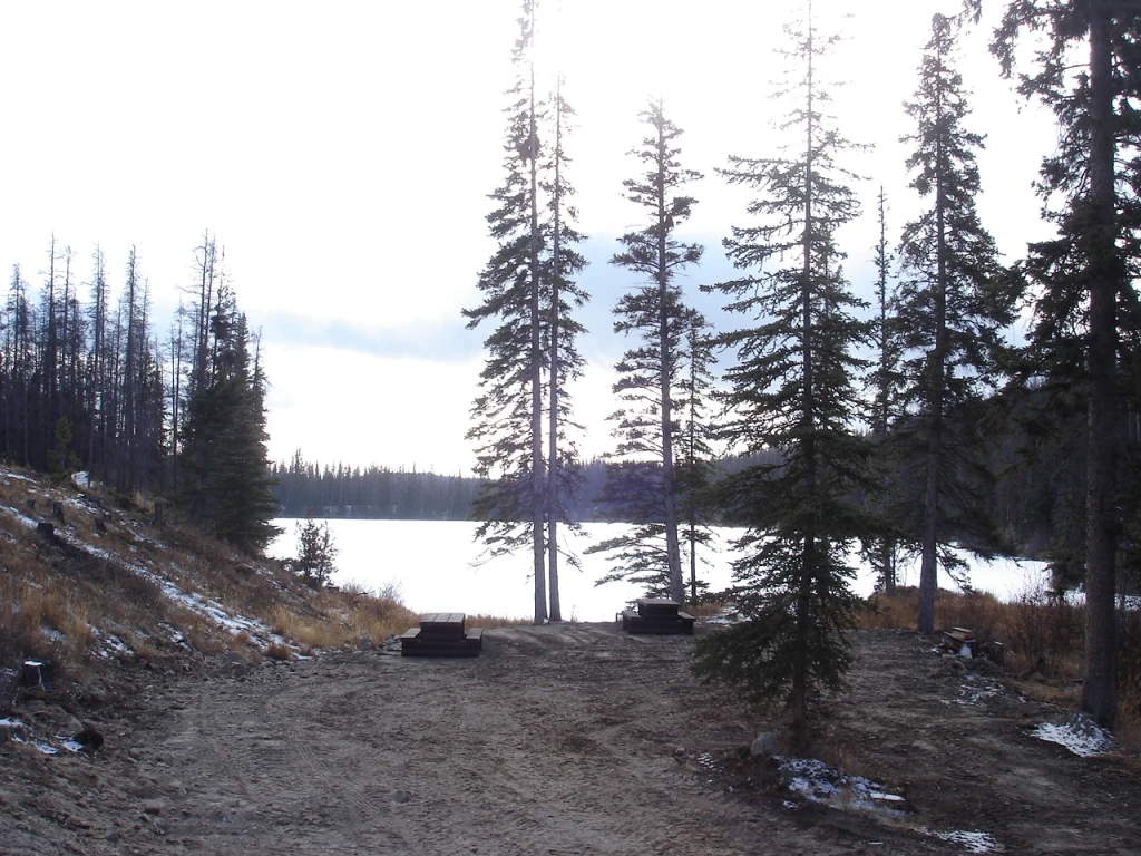 Photo: Recreation Sites and Trails BC. © Province of British Columbia, licensed under the Open Government Licence – British Columbia. Leroy Lakes