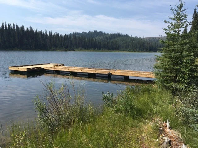 Photo: Recreation Sites and Trails BC. © Province of British Columbia, licensed under the Open Government Licence – British Columbia. Ripple (Silver) Lake, photo 2