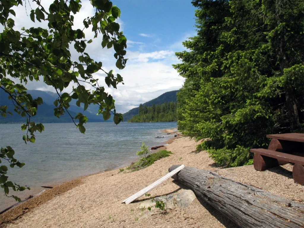 Photo: Recreation Sites and Trails BC. © Province of British Columbia, licensed under the Open Government Licence – British Columbia. Bernard Beach (Garland Bay South)