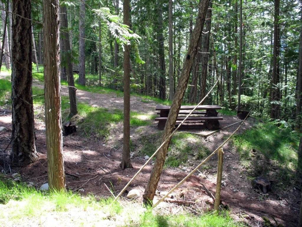 Photo: Recreation Sites and Trails BC. © Province of British Columbia, licensed under the Open Government Licence – British Columbia. Bernard Beach (Garland Bay South), photo 3